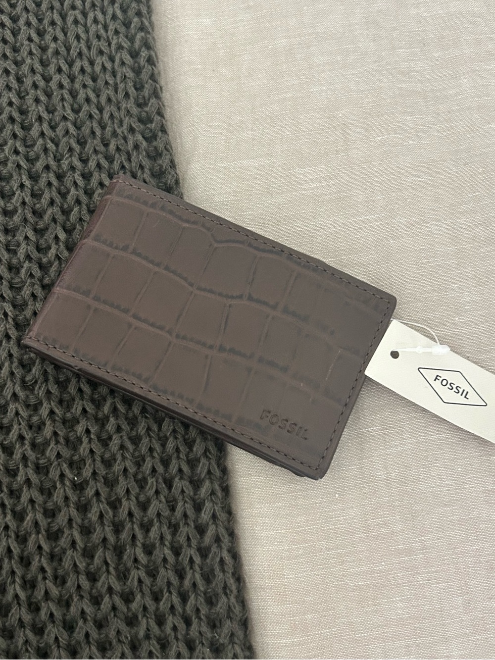 NWT Fossil Brown Croc-Embossed Leather Card Holder